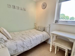Bedroom 4- click for photo gallery